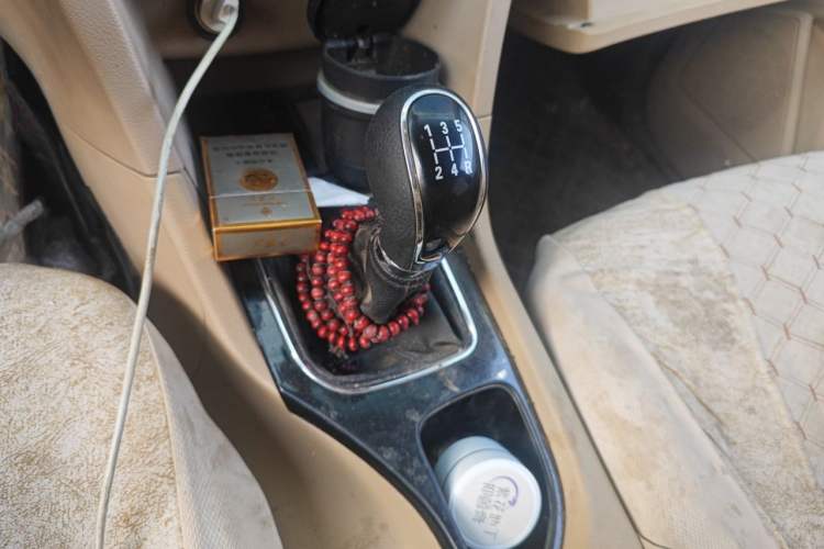 Used Baojun 730 2016 1.5L Manual Comfort Version 7 Seats China V Emission Standard Gear Lever