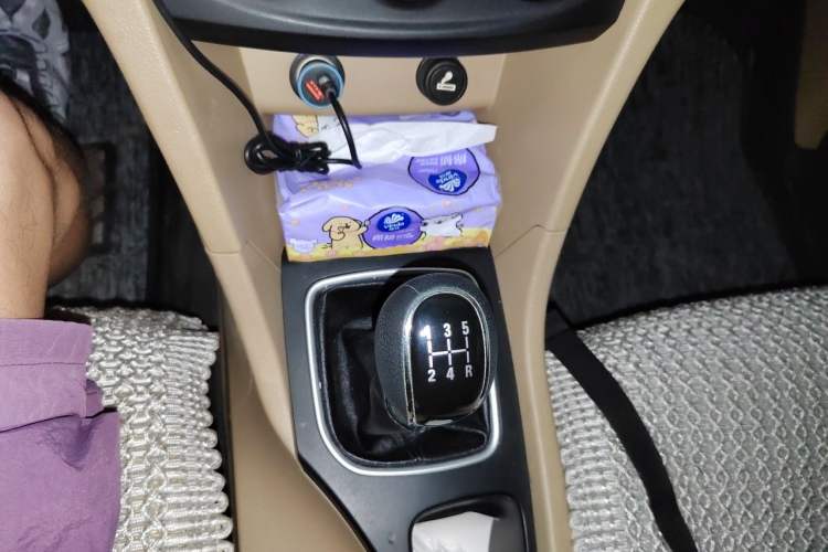 Used Baojun 730 2016 Revised 1.5L Manual Standard Version 7 Seats China V Emission Standard Gear Lever