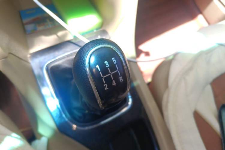 Used Baojun 730 2016 1.5L Manual Comfort Version 7 Seats China V Emission Standard Gear Lever