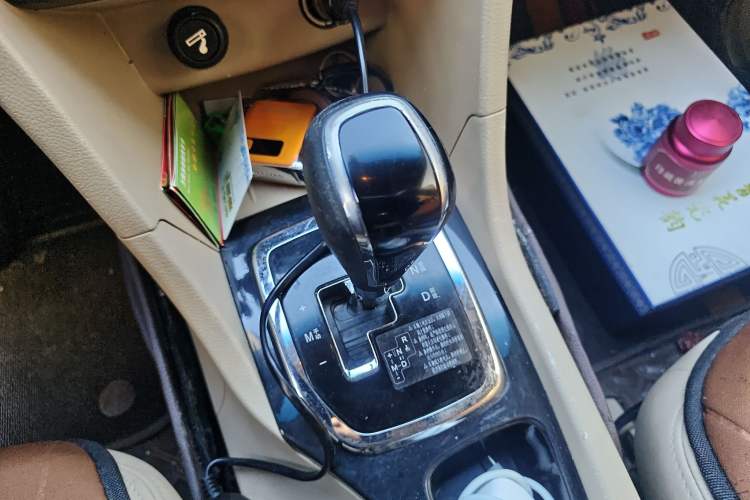 Used Baojun 730 2016 1.8L iAMT Comfort Version 7 Seats Gear Lever