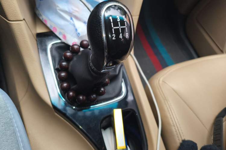 Used Baojun 730 2016 1.5L Manual Comfort Version 7 Seats China V Emission Standard Gear Lever