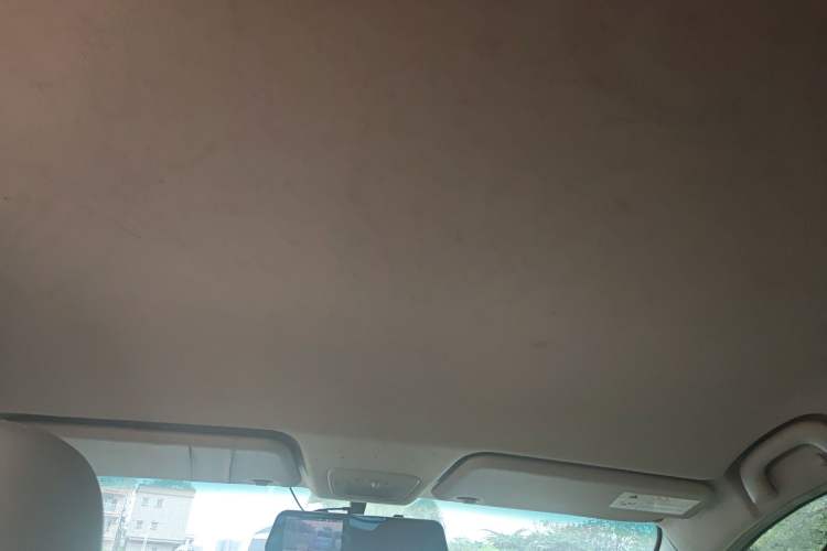 Used Baojun 730 2016 1.5T Manual Comfort Version 7 Seats Headliner