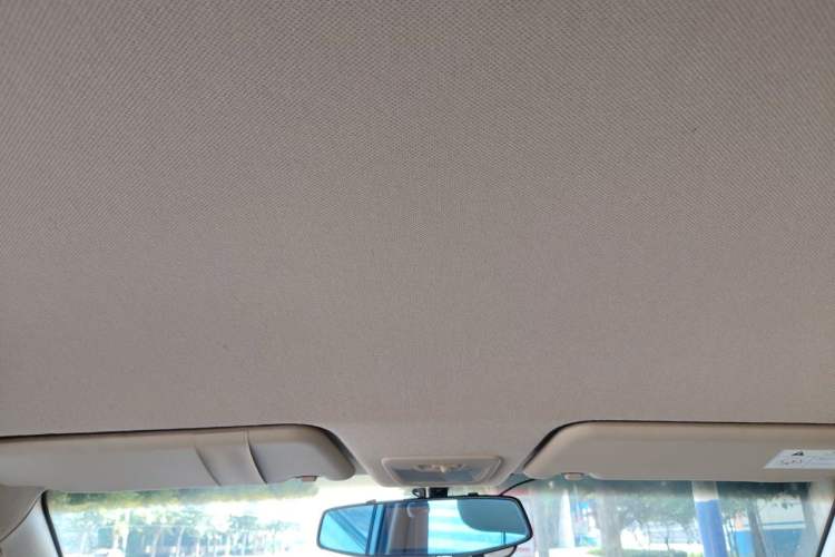 Used Baojun 730 2016 1.5T Manual Comfort Version 7 Seats Headliner