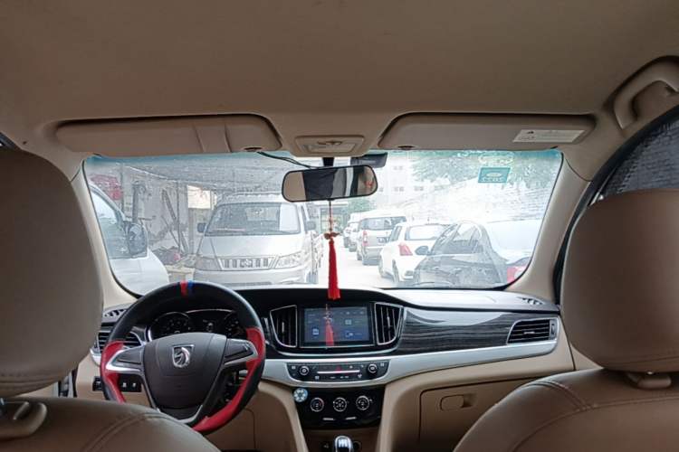 Used Baojun 730 2016 1.5L Manual Comfort Version 7 Seats China V Emission Standard Headliner