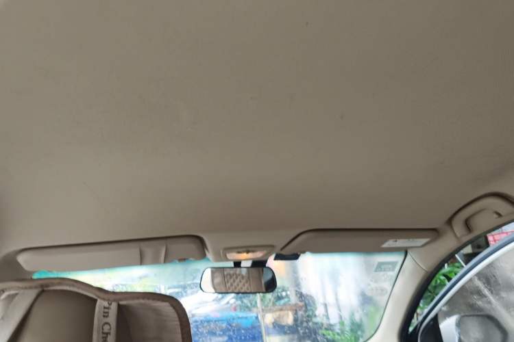Used Baojun 730 2016 1.5T Manual Comfort Version 7 Seats Headliner