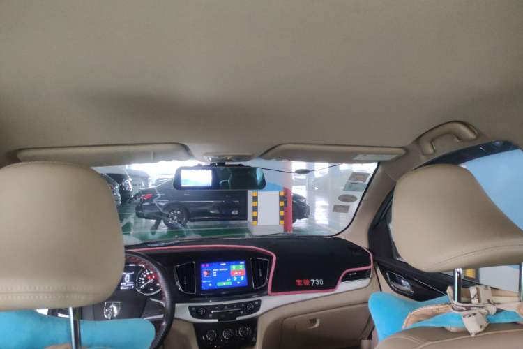 Used Baojun 730 2016 1.5L Manual Comfort Version 7 Seats China V Emission Standard Headliner