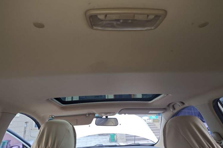 Used Baojun 730 2016 1.5T Manual Luxury Edition 7 Seats Headliner