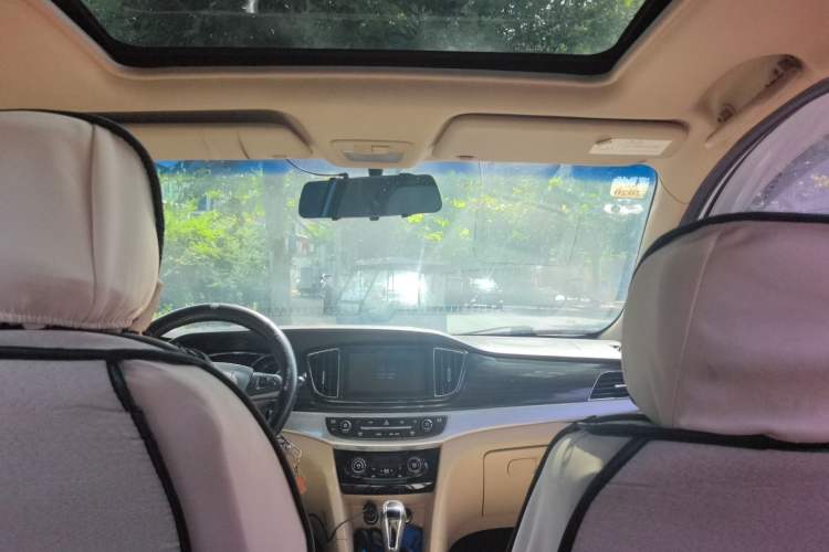 Used Baojun 730 2016 1.8L iAMT Luxury Model 7 Seats Headliner