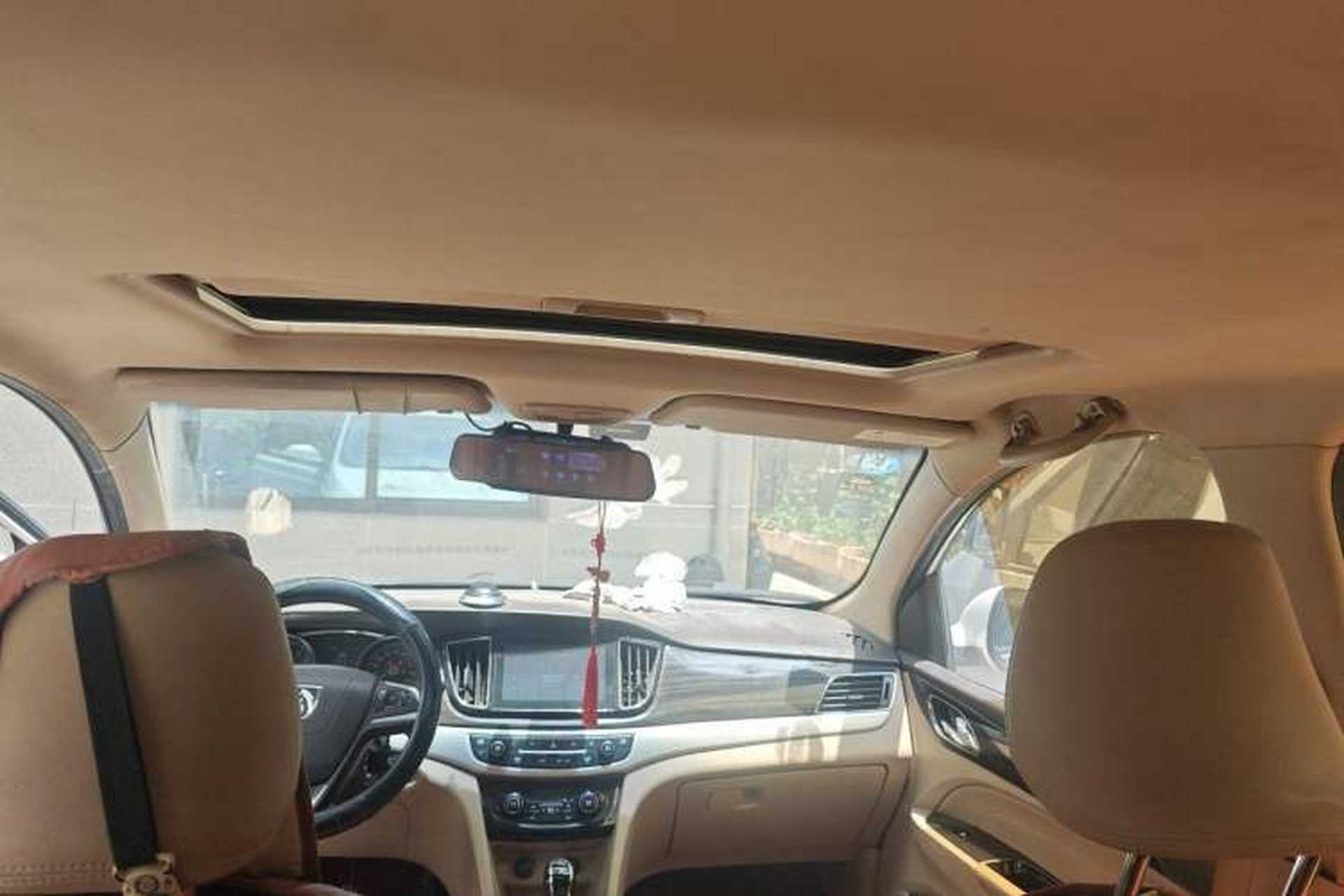 Used Baojun 730 2016 1.8L iAMT Luxury Model 7 Seats Headliner