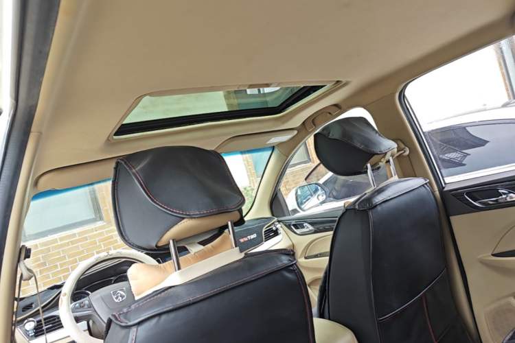 Used Baojun 730 2016 1.5L Manual Luxury Edition 7 Seats Headliner