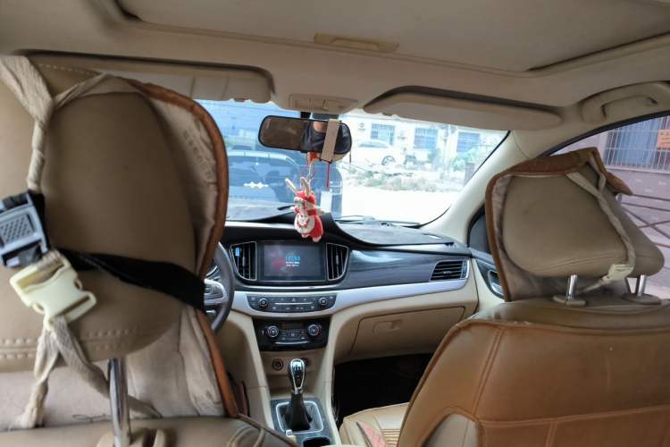 Used Baojun 730 2016 1.5L Manual Luxury Edition 7 Seats Headliner