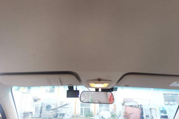Used Baojun 730 2016 Revised 1.5L Manual Standard Version 7 Seats China V Emission Standard Headliner