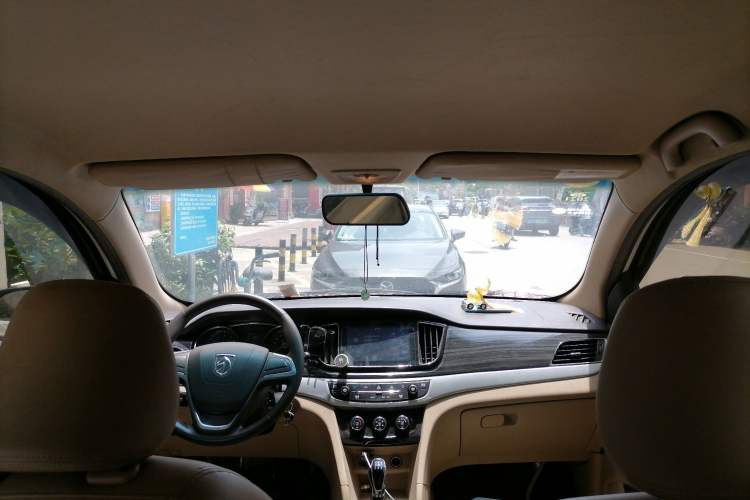 Used Baojun 730 2016 1.5L Manual Comfort Version 7 Seats China V Emission Standard Headliner