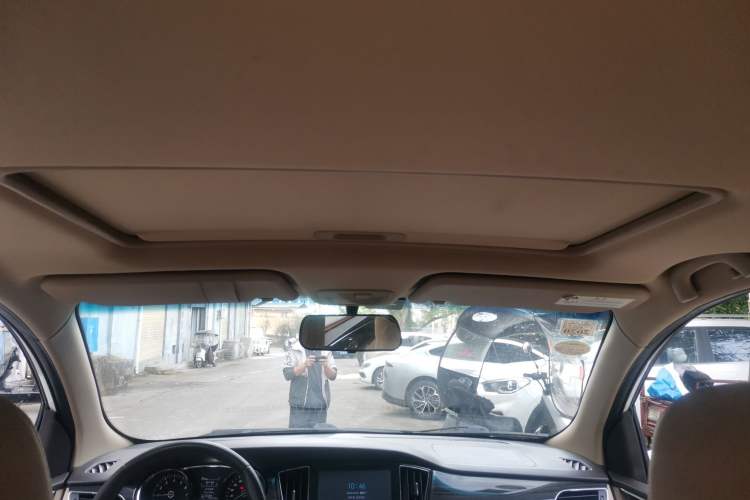 Used Baojun 730 2016 1.8L iAMT Luxury Model 7 Seats Headliner
