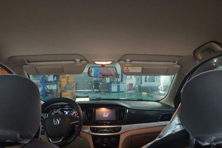 Used Baojun 730 2016 1.5L Manual Comfort Version 7 Seats China V Emission Standard Headliner