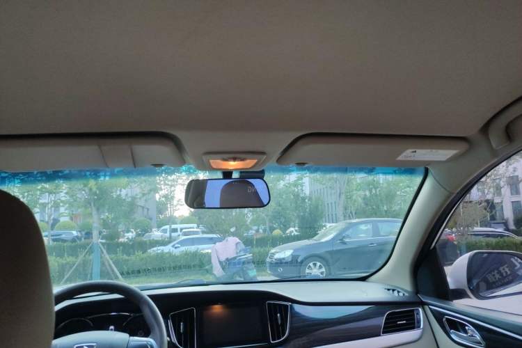 Used Baojun 730 2016 1.5L Manual Comfort Version 7 Seats China V Emission Standard Headliner