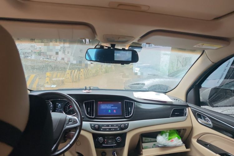 Used Baojun 730 2016 1.5L Manual Luxury Edition 7 Seats Headliner