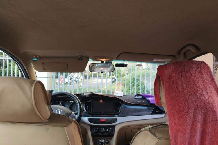 Used Baojun 730 2016 1.5L Manual Comfort Version 7 Seats China V Emission Standard Headliner