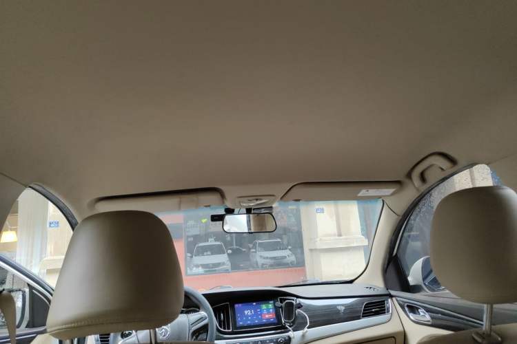 Used Baojun 730 2016 1.5L Manual Comfort Version 7 Seats China V Emission Standard Headliner