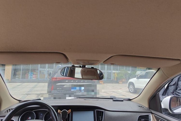 Used Baojun 730 2016 Revised 1.5L Manual Standard Version 7 Seats China V Emission Standard Headliner