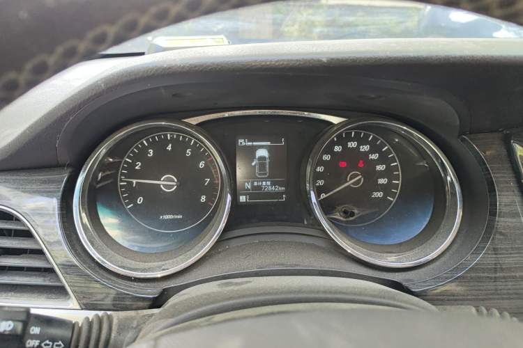 Used Baojun 730 2016 1.8L iAMT Luxury Model 7 Seats Instrument Cluster