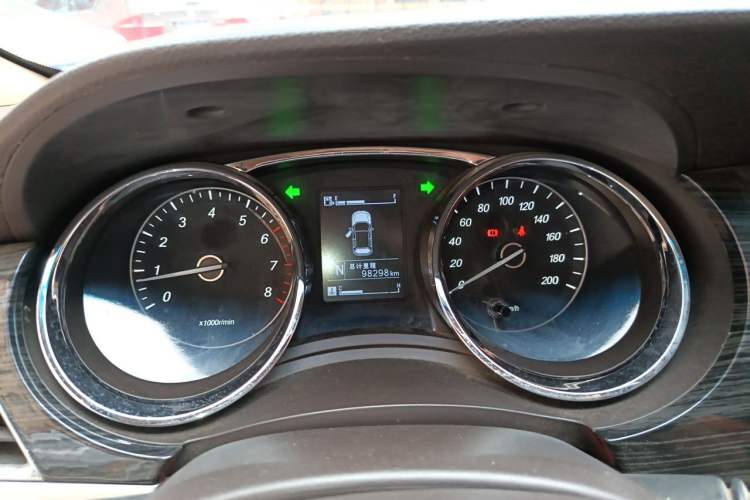 Used Baojun 730 2016 1.8L iAMT Luxury Model 7 Seats Instrument Cluster