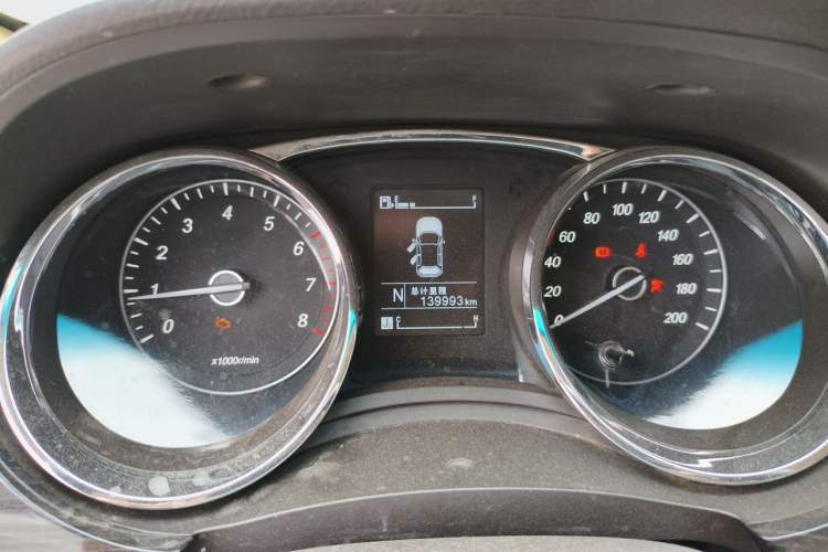 Used Baojun 730 2016 1.8L iAMT Luxury Model 7 Seats Instrument Cluster