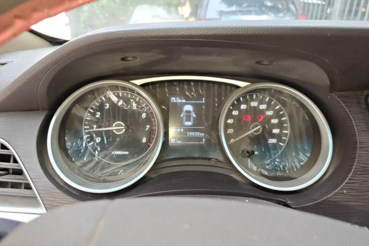 Used Baojun 730 2016 Revised 1.5L Manual Standard Version 7 Seats China V Emission Standard Instrument Cluster