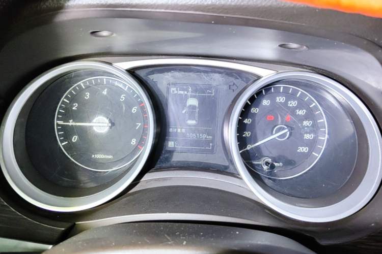 Used Baojun 730 2016 Revised 1.5L Manual Standard Version 7 Seats China V Emission Standard Instrument Cluster
