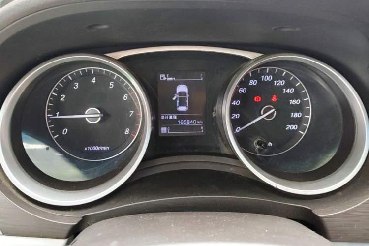 Used Baojun 730 2016 Revised Version 1.5L Manual Standard Model 5 Seats Instrument Cluster