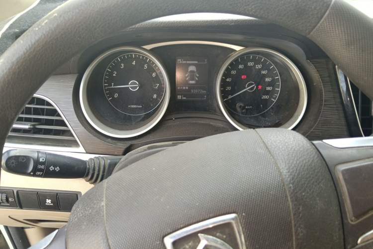 Used Baojun 730 2016 Revised Version 1.5L Manual Standard Model 5 Seats Instrument Cluster