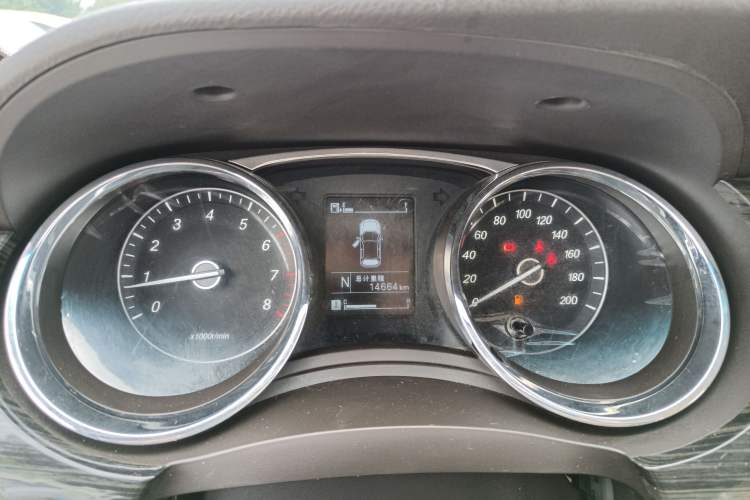 Used Baojun 730 2016 1.8L iAMT Comfort Version 7 Seats Instrument Cluster