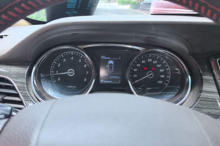 Used Baojun 730 2016 1.5T Manual Comfort Version 7 Seats Instrument Cluster