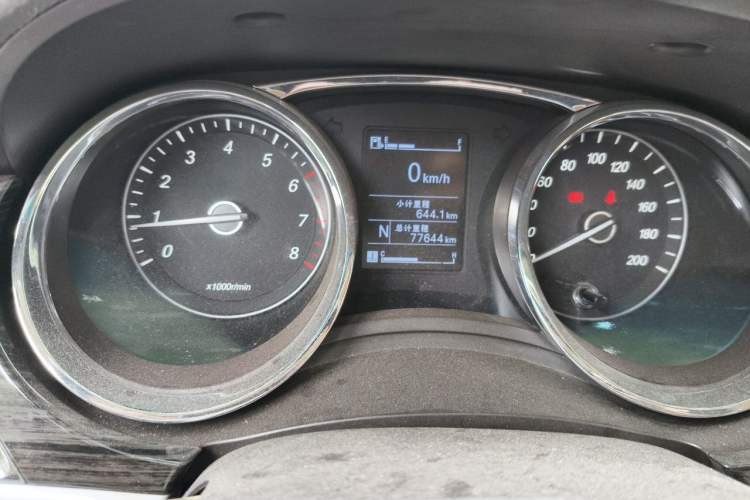 Used Baojun 730 2016 1.8L iAMT Luxury Model 7 Seats Instrument Cluster