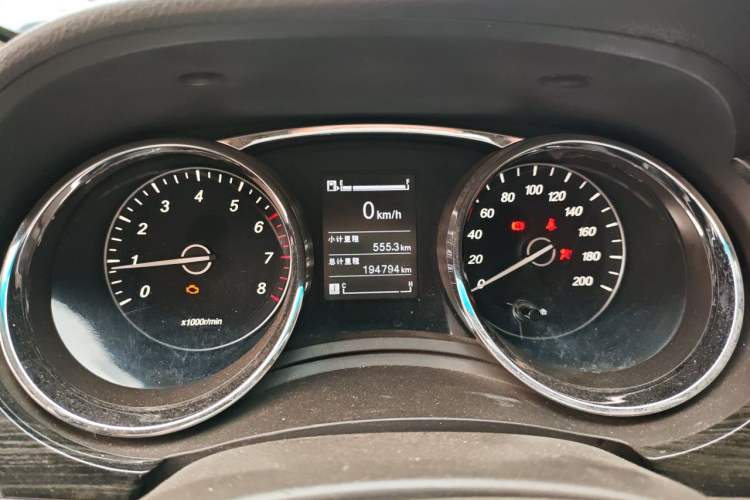 Used Baojun 730 2016 1.5T Manual Luxury Edition 7 Seats Instrument Cluster