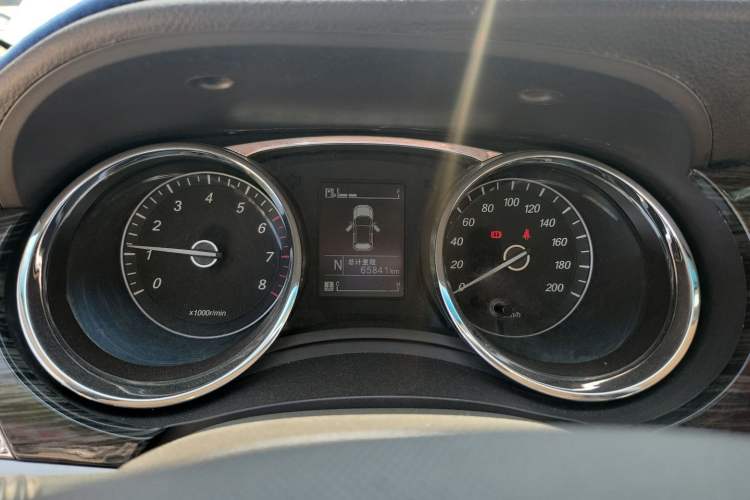 Used Baojun 730 2016 1.8L iAMT Luxury Model 7 Seats Instrument Cluster