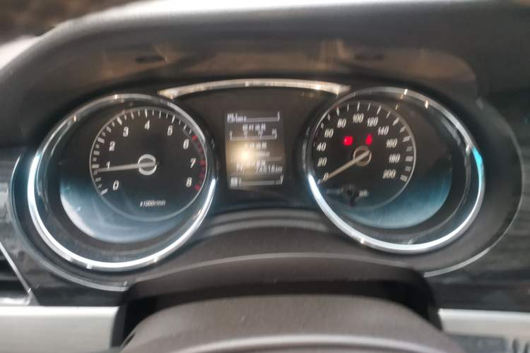 Used Baojun 730 2016 1.8L iAMT Luxury Model 7 Seats Instrument Cluster