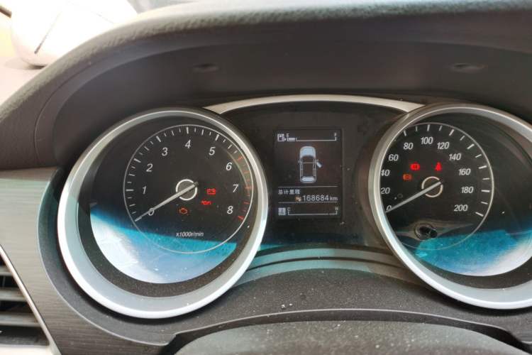 Used Baojun 730 2016 Revised 1.5L Manual Standard Version 7 Seats China V Emission Standard Instrument Cluster