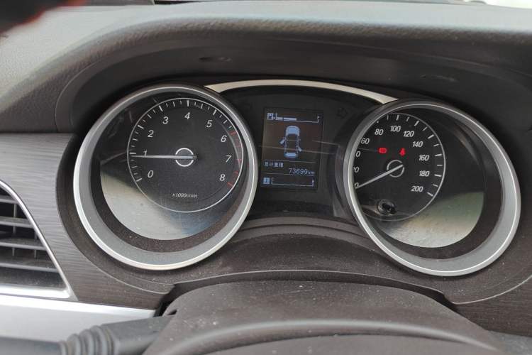 Used Baojun 730 2016 Revised 1.5L Manual Standard Version 7 Seats China V Emission Standard Instrument Cluster