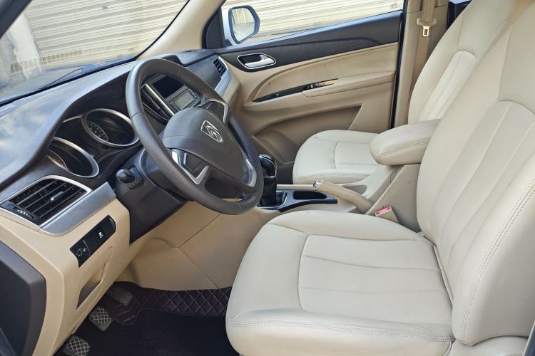 Used Baojun 730 2016 Revised 1.5L Manual Standard Version 7 Seats China V Emission Standard Interior 1