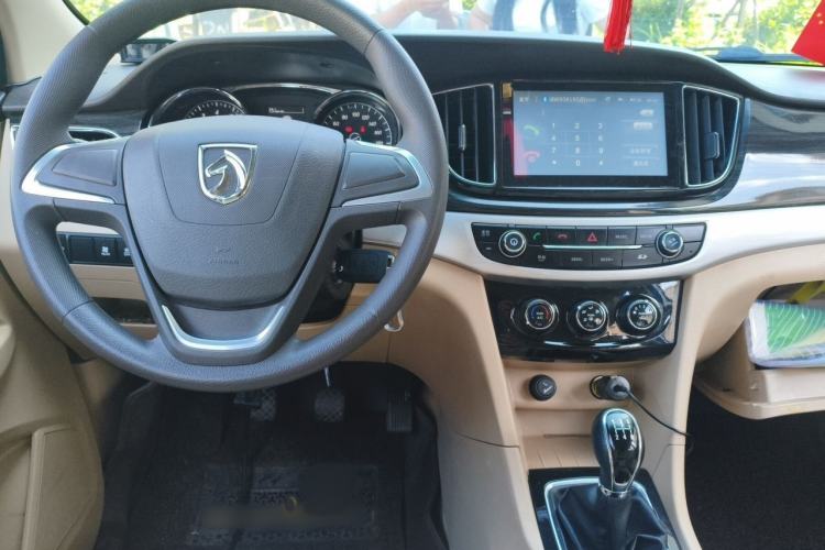 Used Baojun 730 2016 1.5L Manual Comfort Version 7 Seats China V Emission Standard Interior 2
