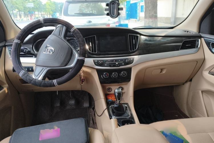 Used Baojun 730 2016 1.5L Manual Comfort Version 7 Seats China V Emission Standard Interior 2