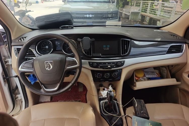 Used Baojun 730 2016 1.5L Manual Comfort Version 7 Seats China V Emission Standard Interior 2