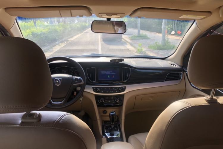 Used Baojun 730 2016 1.8L iAMT Luxury Model 7 Seats Interior 2