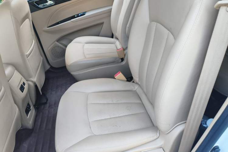 Used Baojun 730 2016 1.5L Manual Comfort Version 7 Seats China V Emission Standard Interior 4