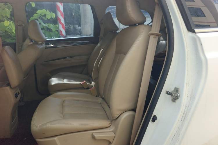 Used Baojun 730 2016 1.5L Manual Comfort Version 7 Seats China V Emission Standard Interior 4