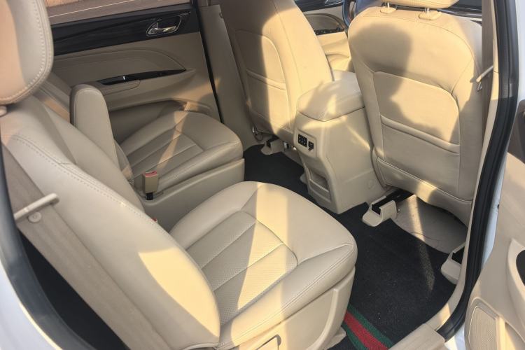 Used Baojun 730 2016 1.5T Manual Luxury Edition 7 Seats Interior 5