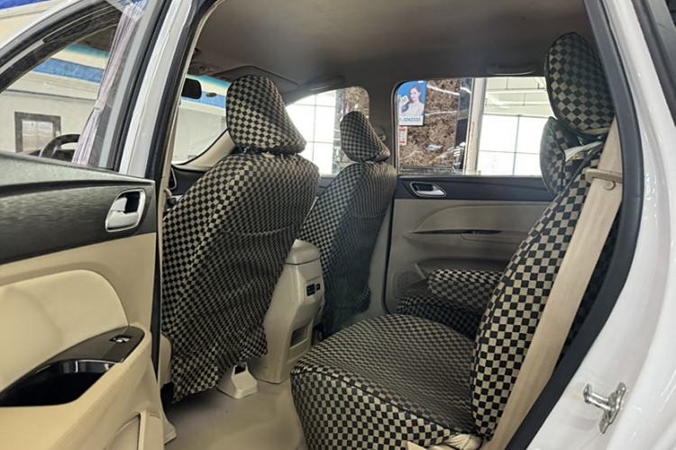 Used Baojun 730 2016 1.5L Manual Value Edition 7 Seats China V Emission Standard Interior 5