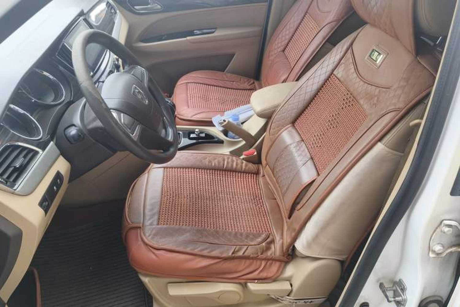 Used Baojun 730 2016 1.5T Manual Comfort Version 7 Seats Interior 5