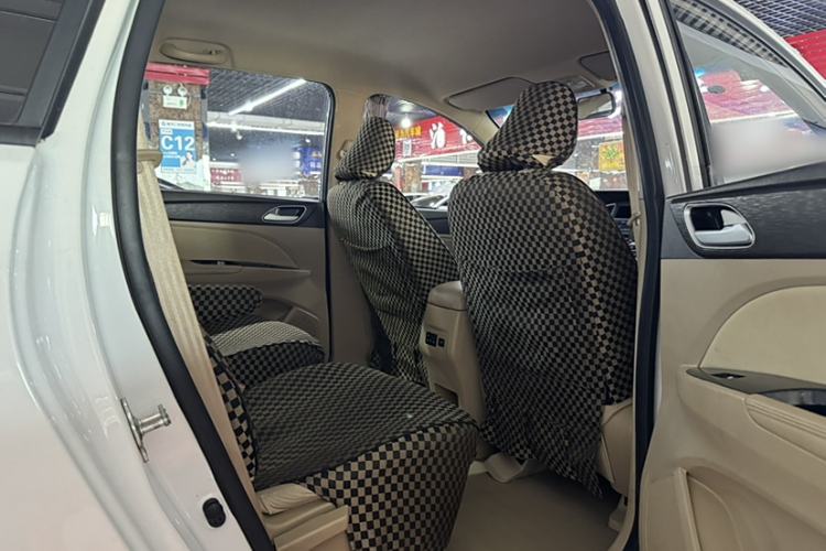 Used Baojun 730 2016 1.5L Manual Value Edition 7 Seats China V Emission Standard Interior 7